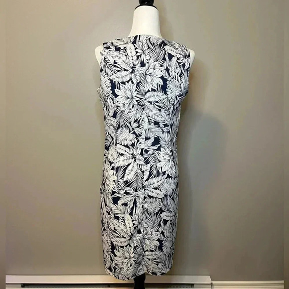 Lavena Sleeveless Sheath Dress  - Tropical Print - Picture 7 of 9